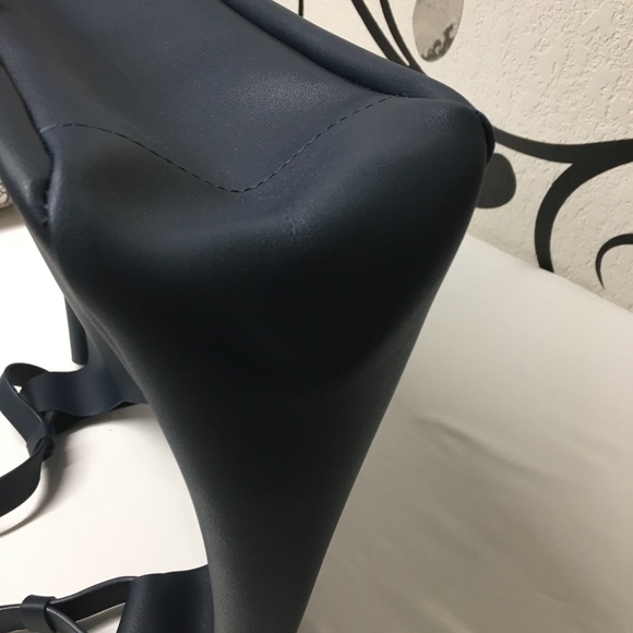 Neiman Marcus Large hobo bag blue vegan leather - Picture 8 of 16